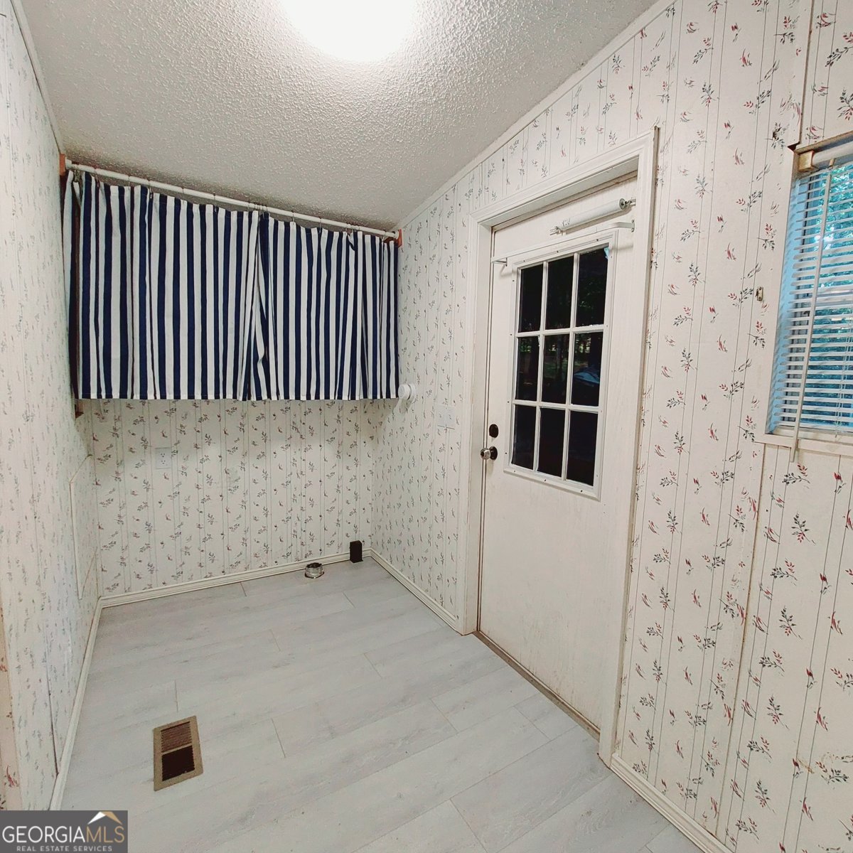 281 MOCKINGBIRD Drive Monticello - 27