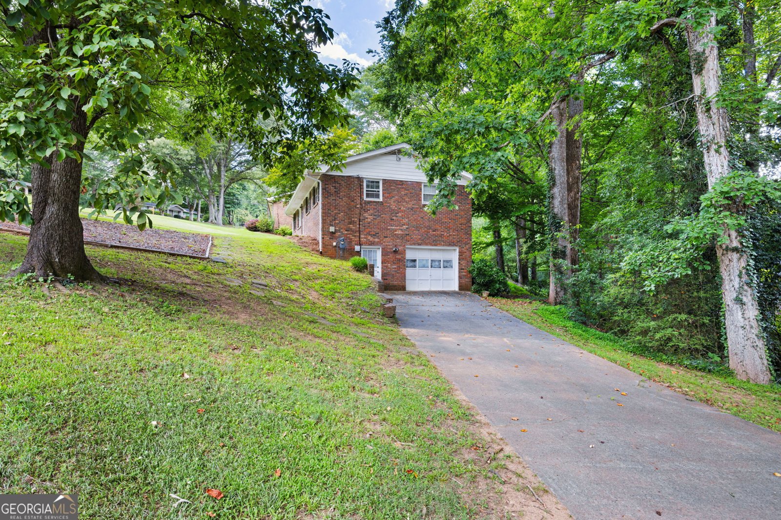 4108 HONEYSUCKLE Drive Smyrna - 25
