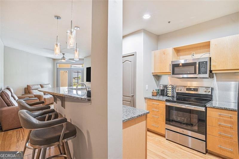 390 17th ST Atlanta - 4