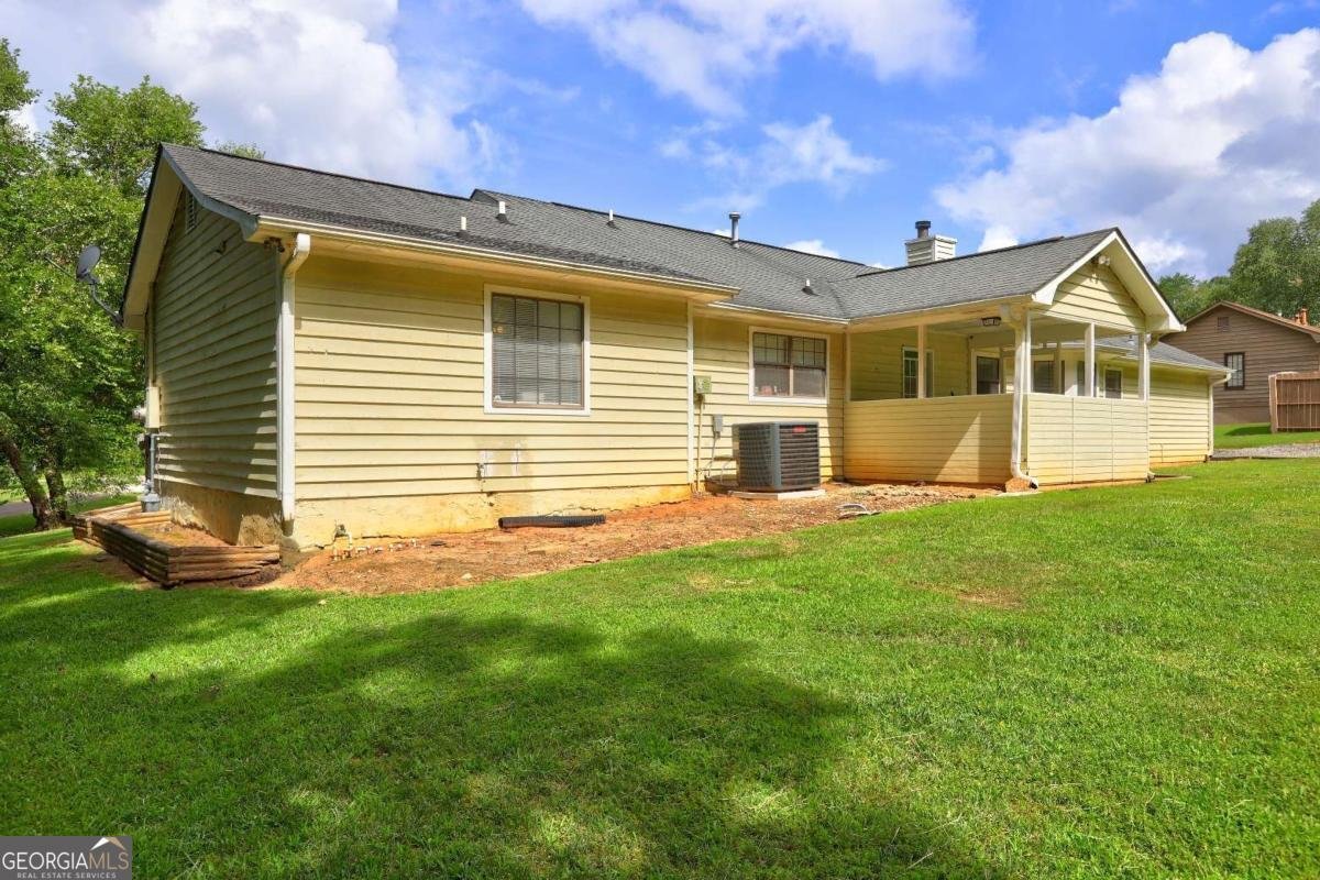 1110 Estates Court Stockbridge - 1