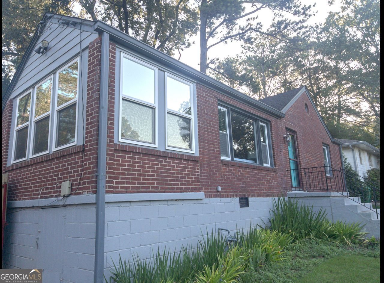 1216 GREENLEAF Road ATLANTA - 17