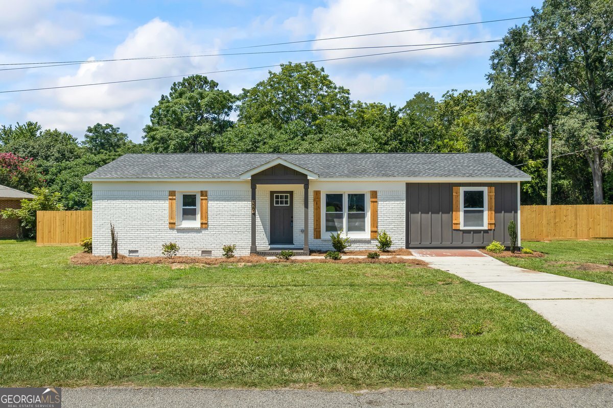 329 Oak Drive Social Circle - 1