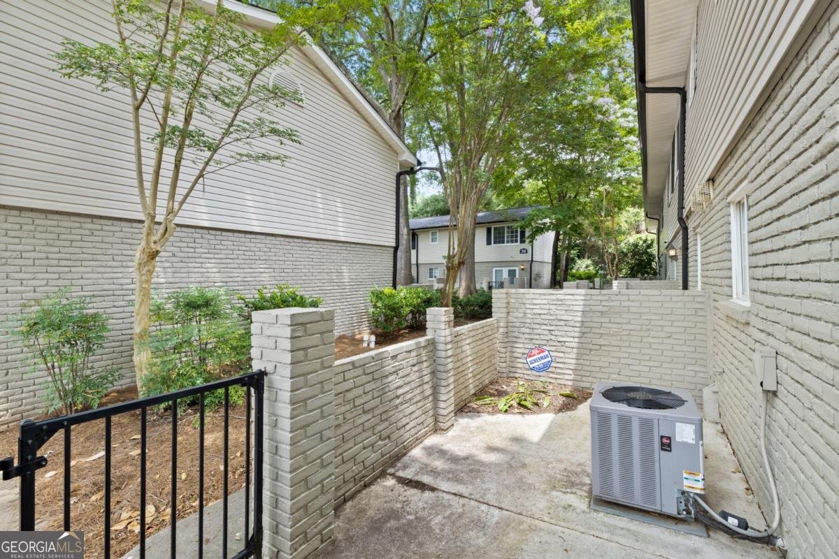 6940 Roswell Road Atlanta - 27