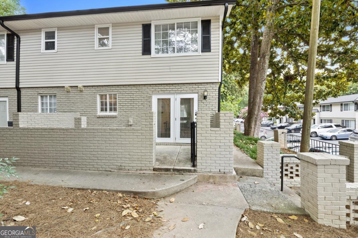 6940 Roswell Road Atlanta - 29