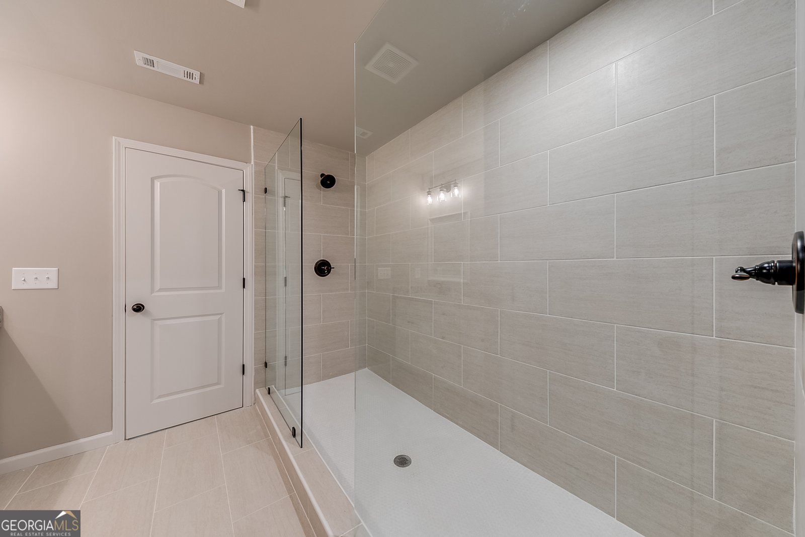 5726 Ridgewater Circle Gainesville - 33