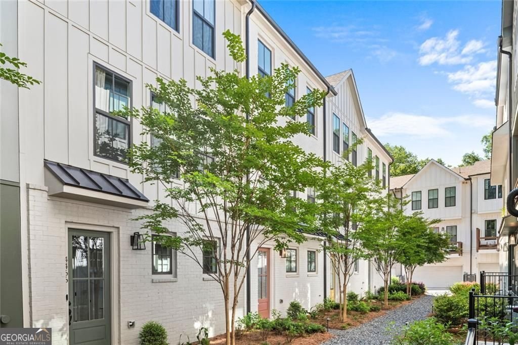 4462 Dandelion Lane Atlanta - 2