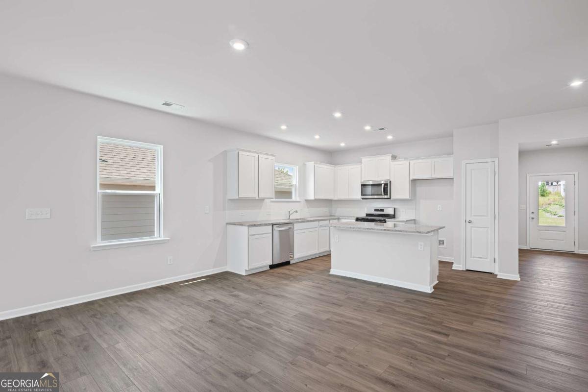 476 Village Lane Fairburn - 1