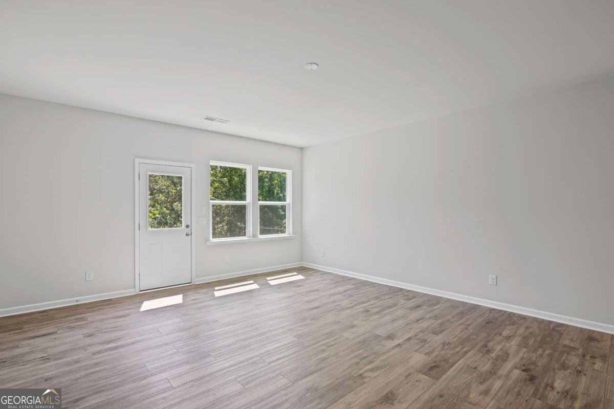 476 Village Lane Fairburn - 3