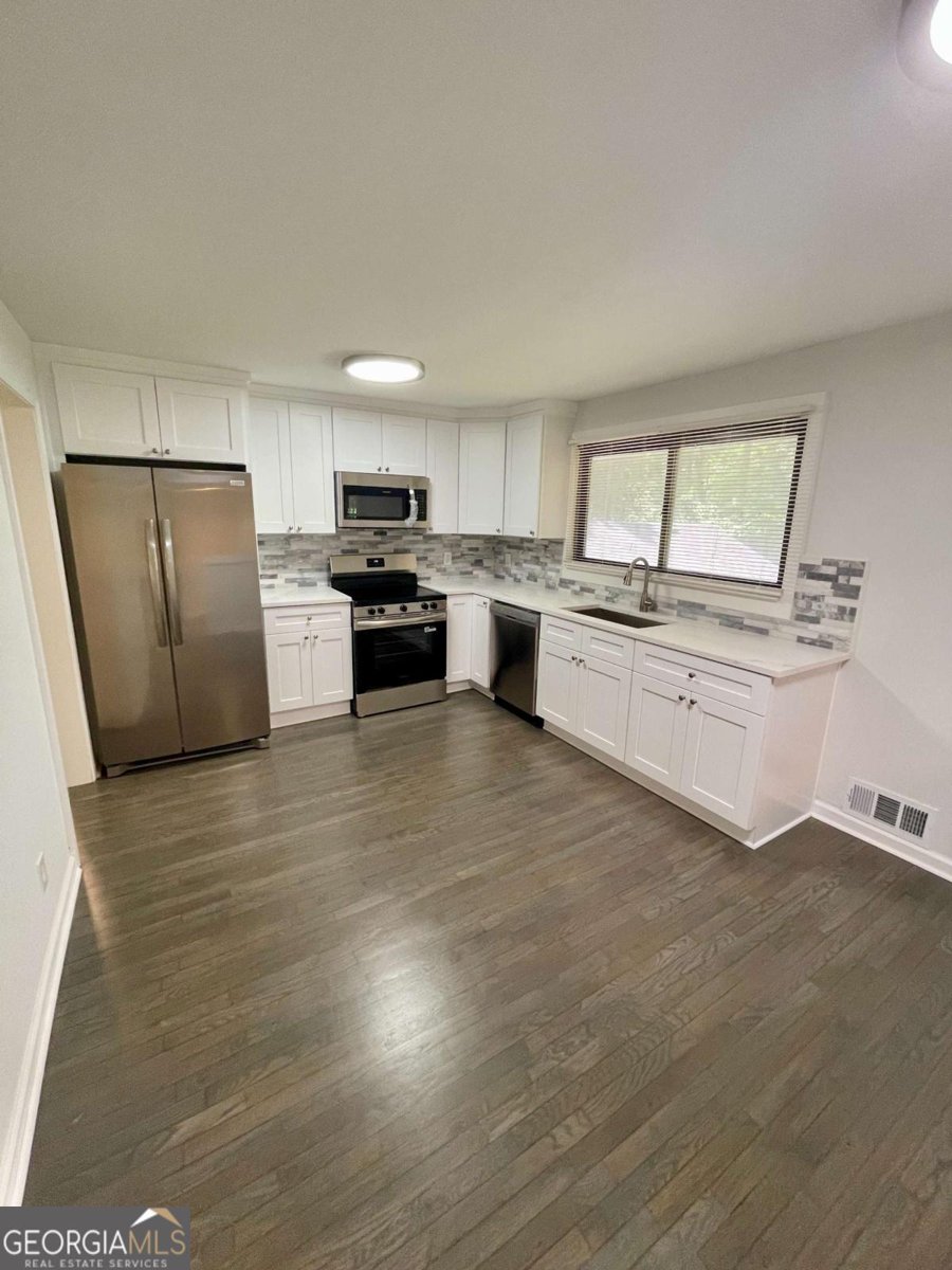 5847 Pinetree Lane Rex - 12