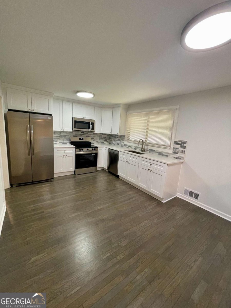 5847 Pinetree Lane Rex - 16