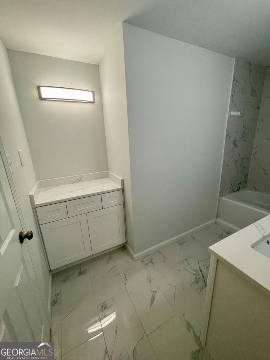 5847 Pinetree Lane Rex - 34