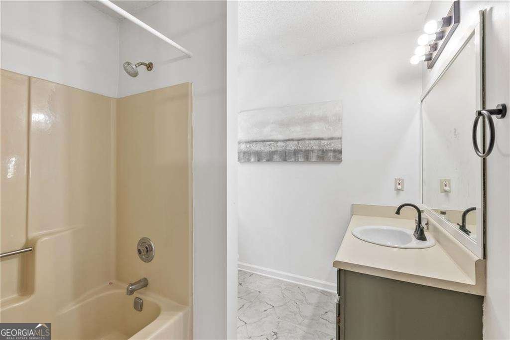 135 Powder Creek Drive Dallas - 8