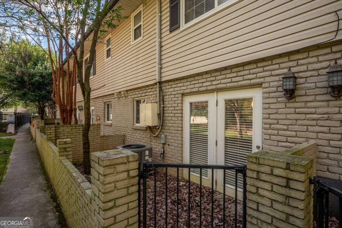 6940 Roswell Road Atlanta - 23