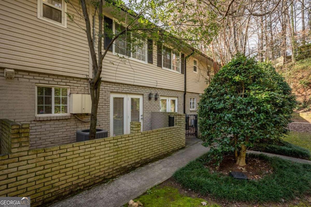 6940 Roswell Road Atlanta - 24