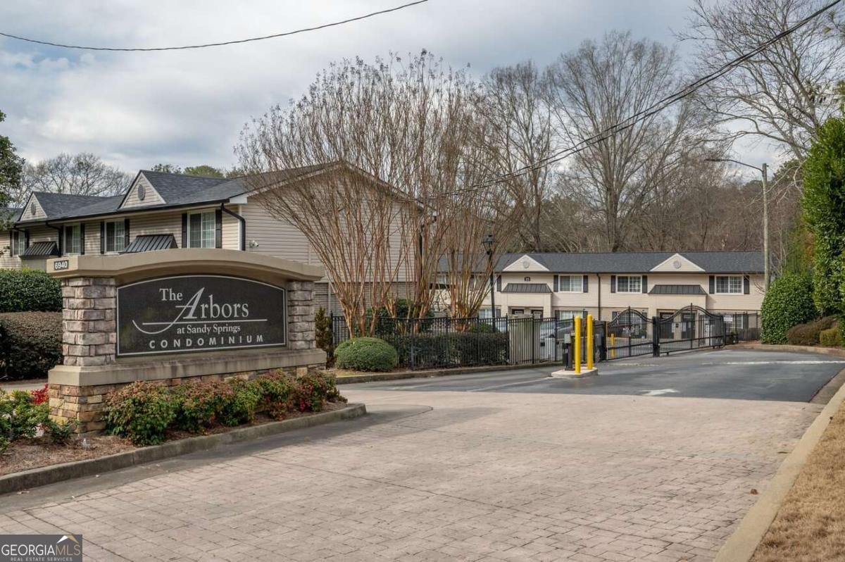 6940 Roswell Road Atlanta - 30