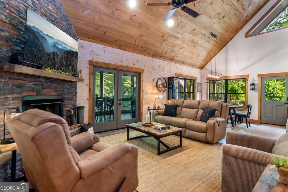 261 Rooks Road Mineral Bluff - 14