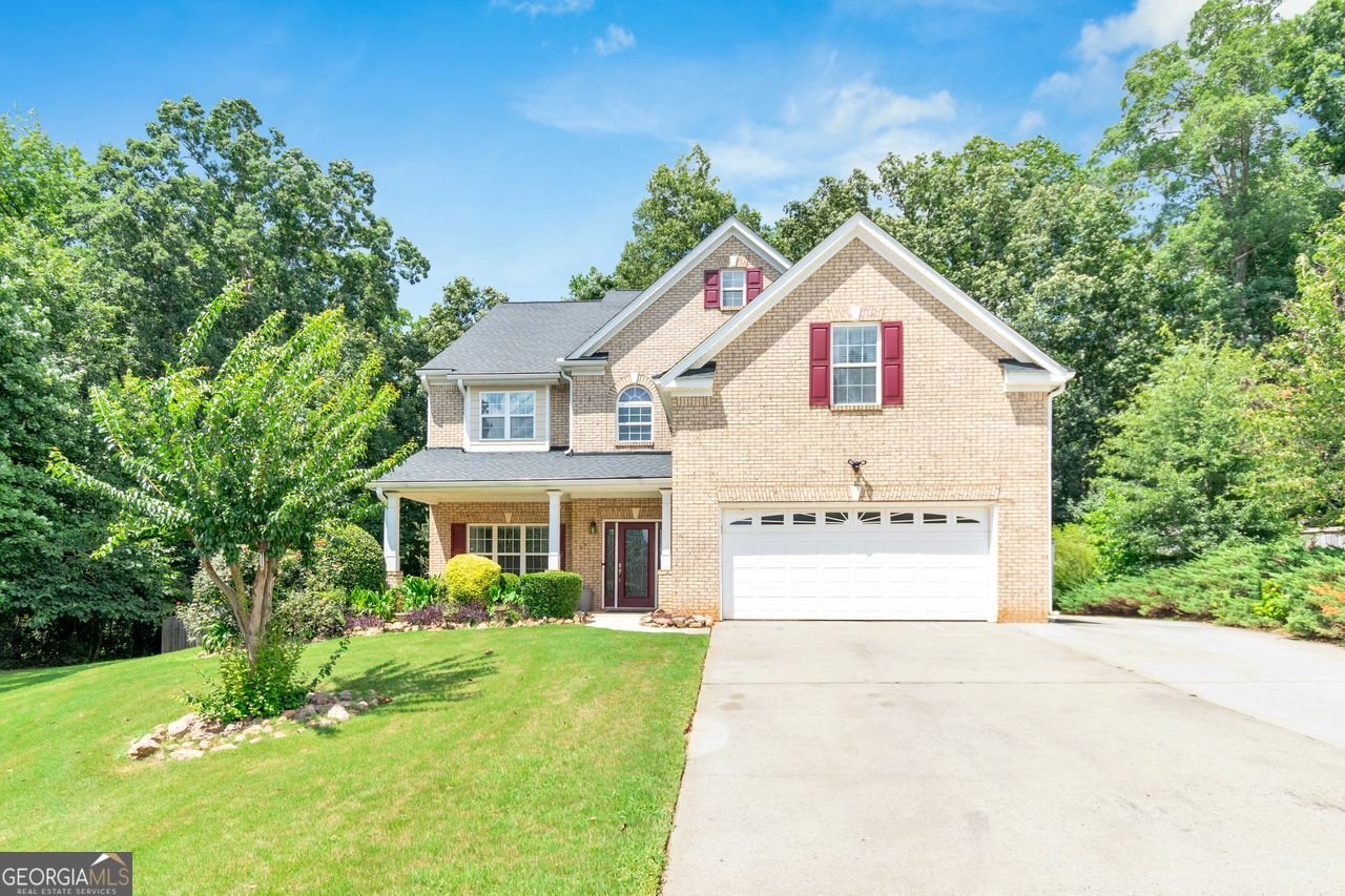 305 MATTHEW Circle Stockbridge - 1