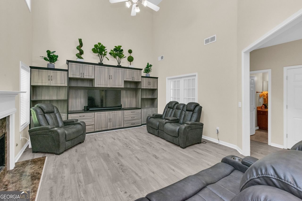 305 MATTHEW Circle Stockbridge - 10