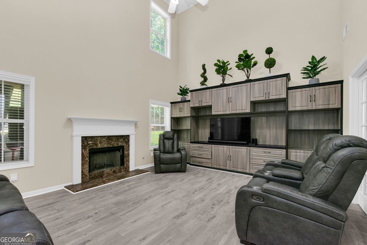 305 MATTHEW Circle Stockbridge - 11