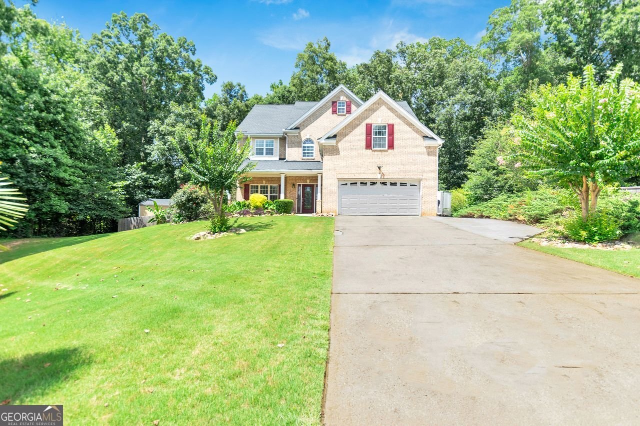 305 MATTHEW Circle Stockbridge - 2