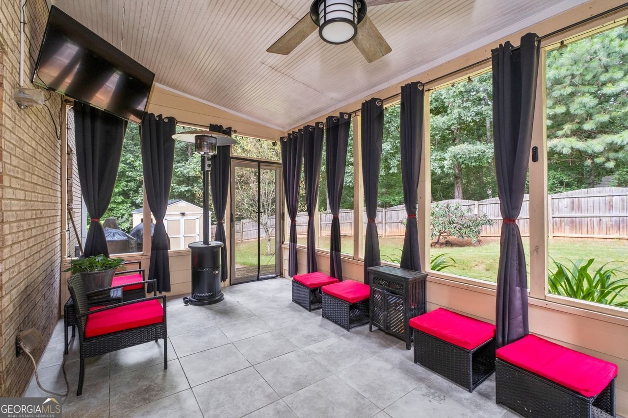 305 MATTHEW Circle Stockbridge - 27