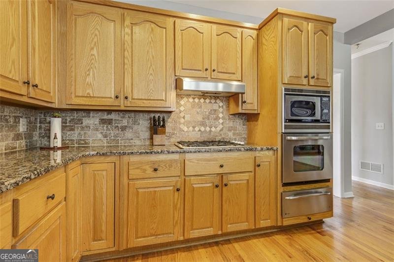 1054 AVERY CREEK woodstock - 15