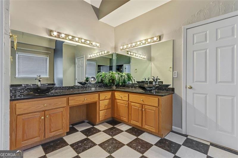 1054 AVERY CREEK woodstock - 20