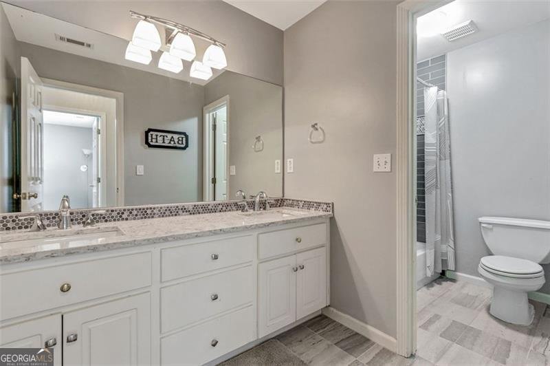 1054 AVERY CREEK woodstock - 26
