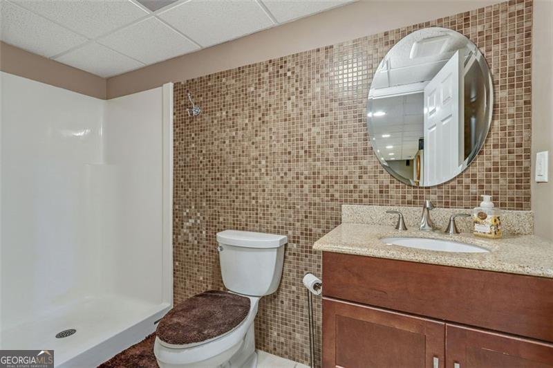 1054 AVERY CREEK woodstock - 30
