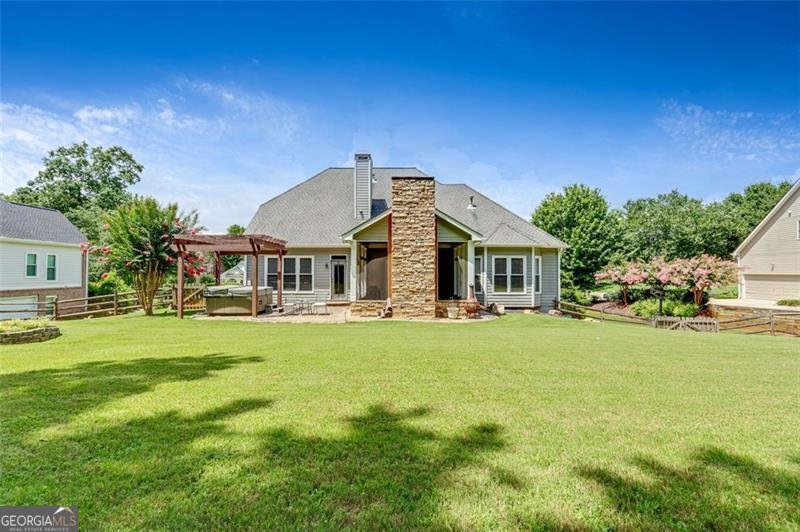 1054 AVERY CREEK woodstock - 32