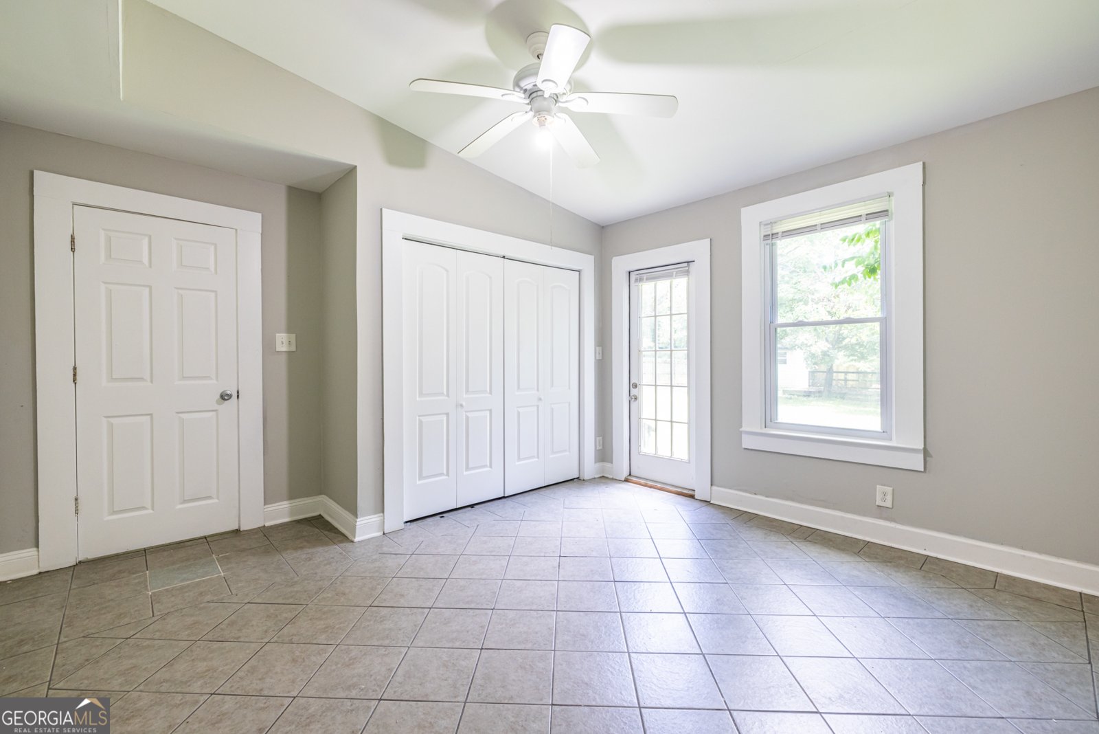 1135 Dobbs Drive Atlanta - 19