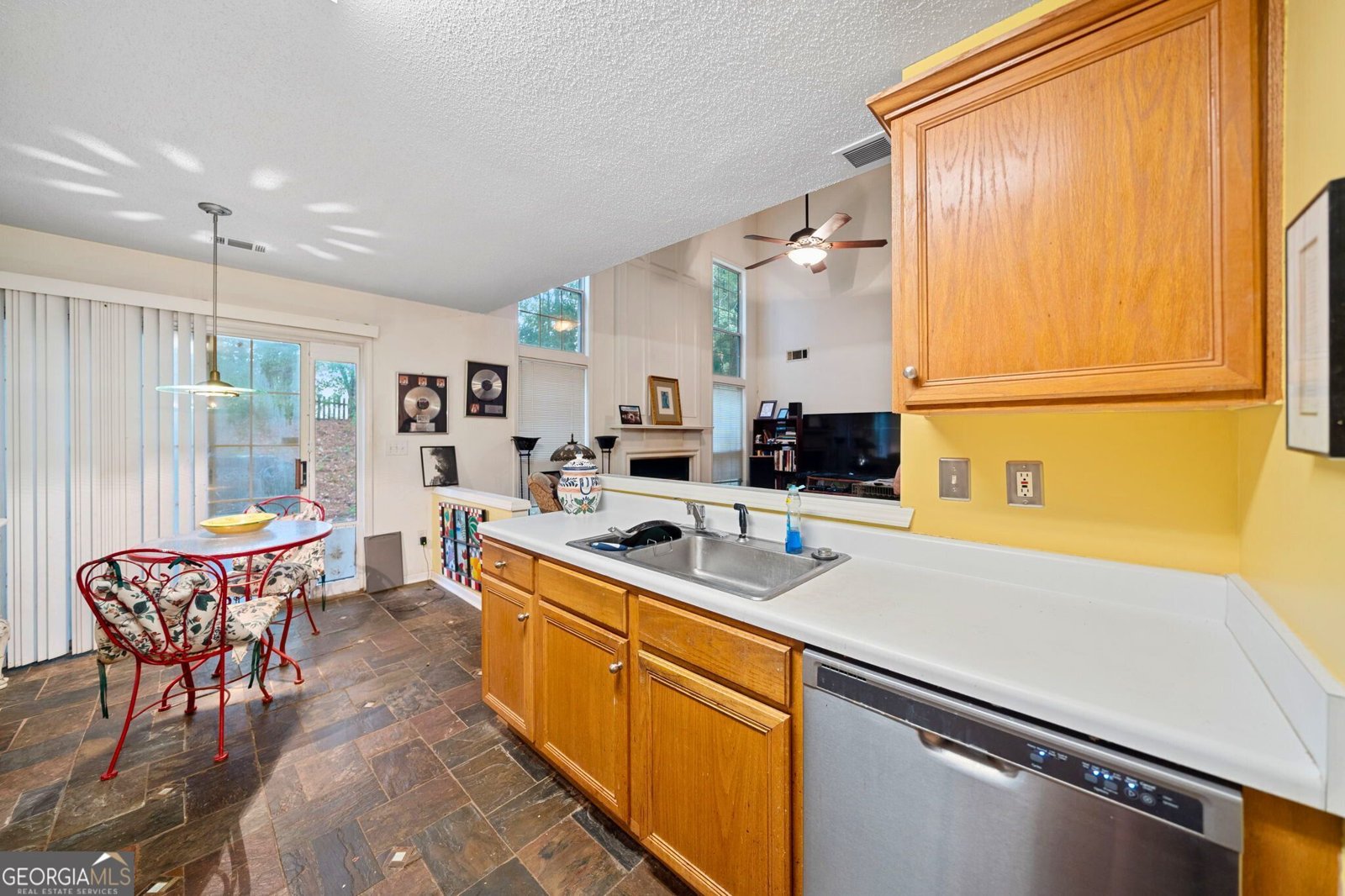 467 BOTTESFORD Drive Kennesaw - 7