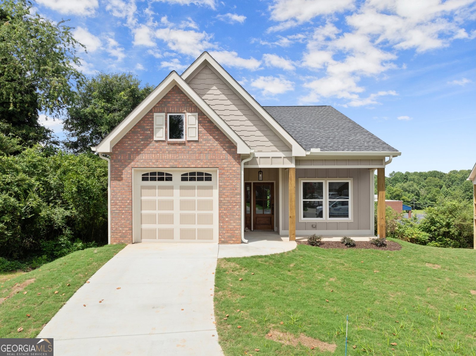 98 Colonial Drive Cleveland - 1