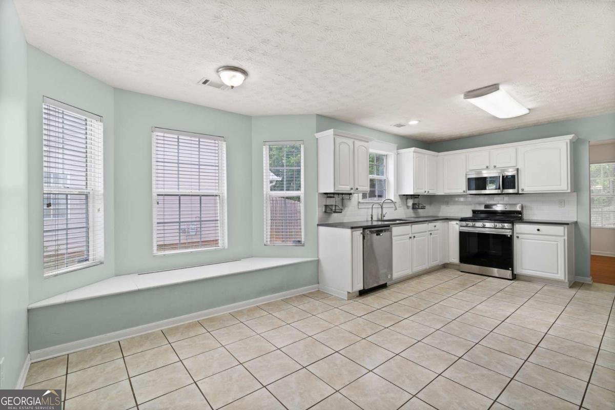 919 Harbins Pass Drive Dacula - 13