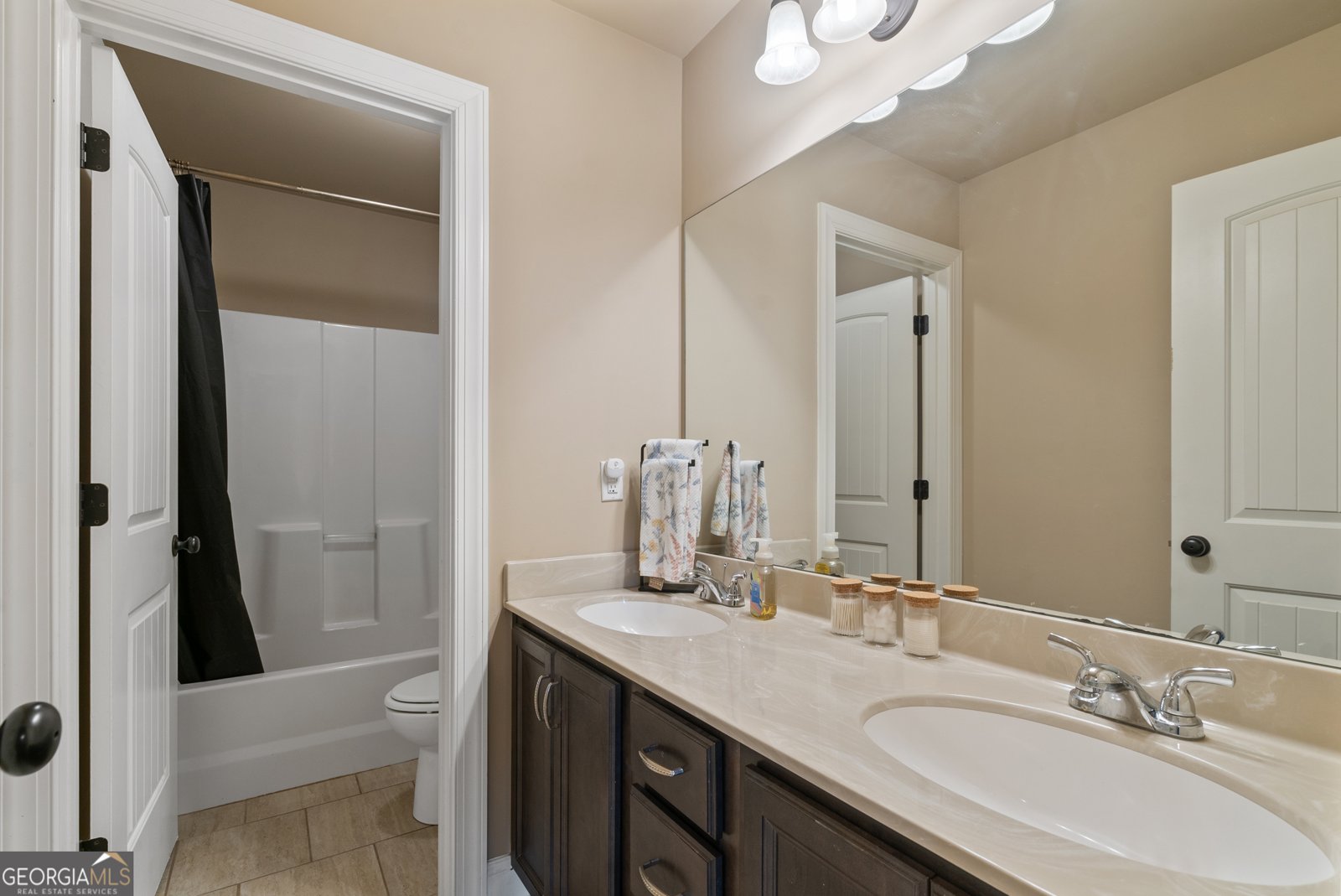 1050 Silver Thorne Drive Loganville - 43