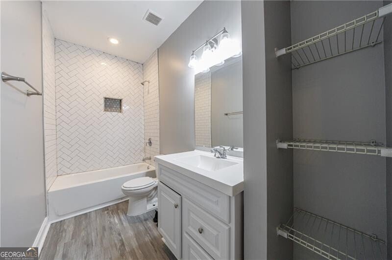 1554 Richland Road Atlanta - 23