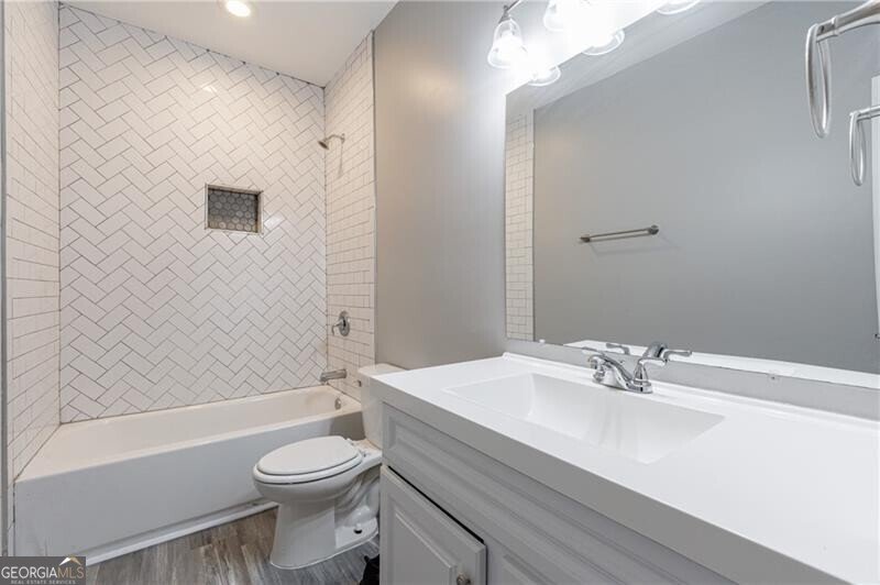 1554 Richland Road Atlanta - 24