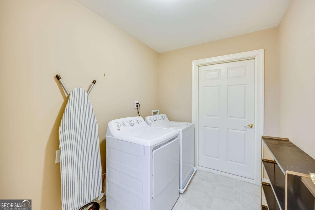 1885 Silver Oak Drive Bethlehem - 2