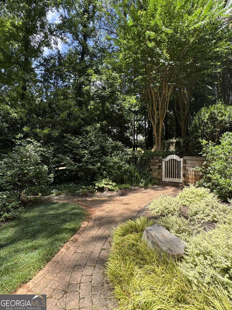 735 Richmond Glen Drive Milton - 31
