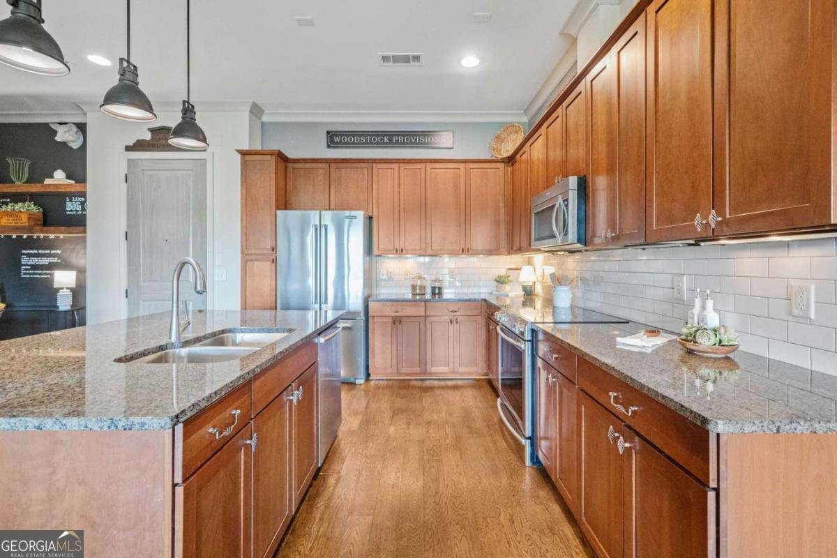 360 Chambers Street Woodstock - 6