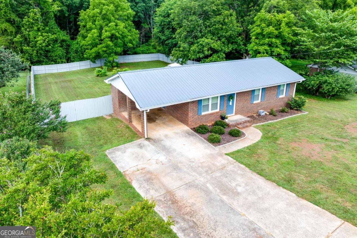 86 Hilltop Circle Auburn - 1