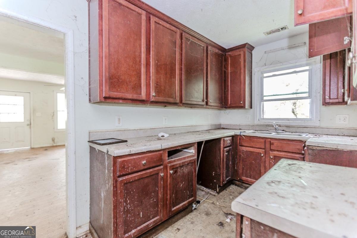 1112 Hillcrest Drive Atlanta - 8