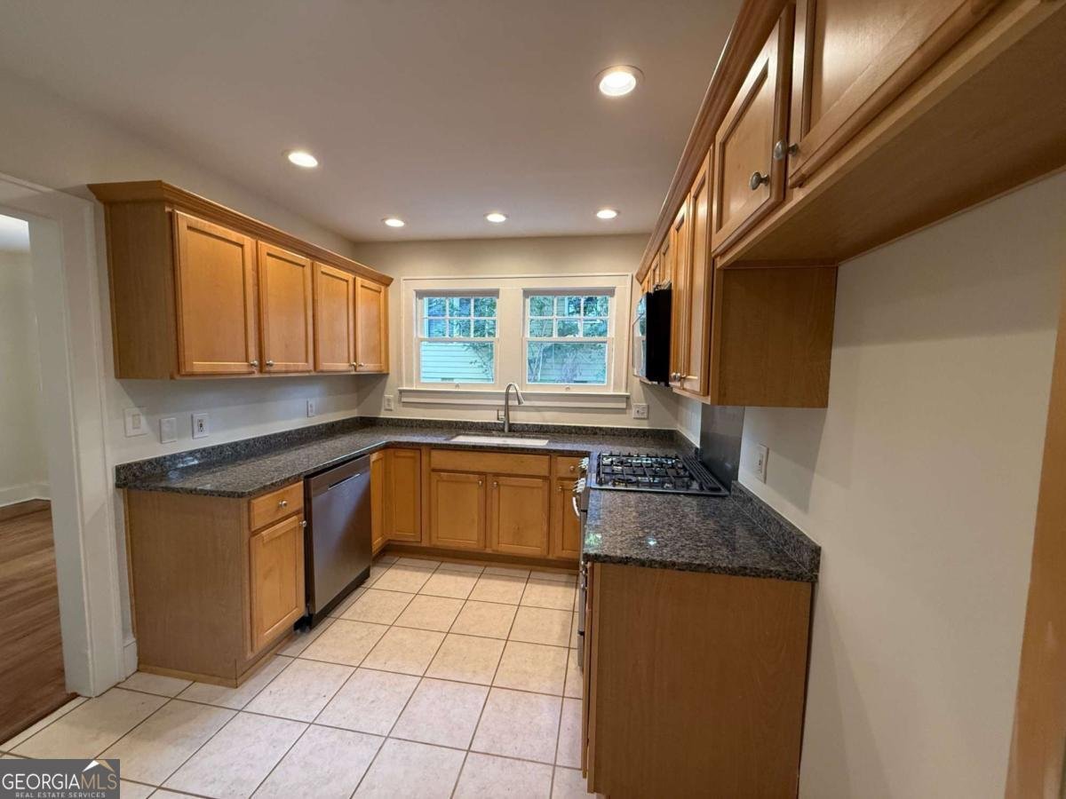 654 Clifton Road Atlanta - 17