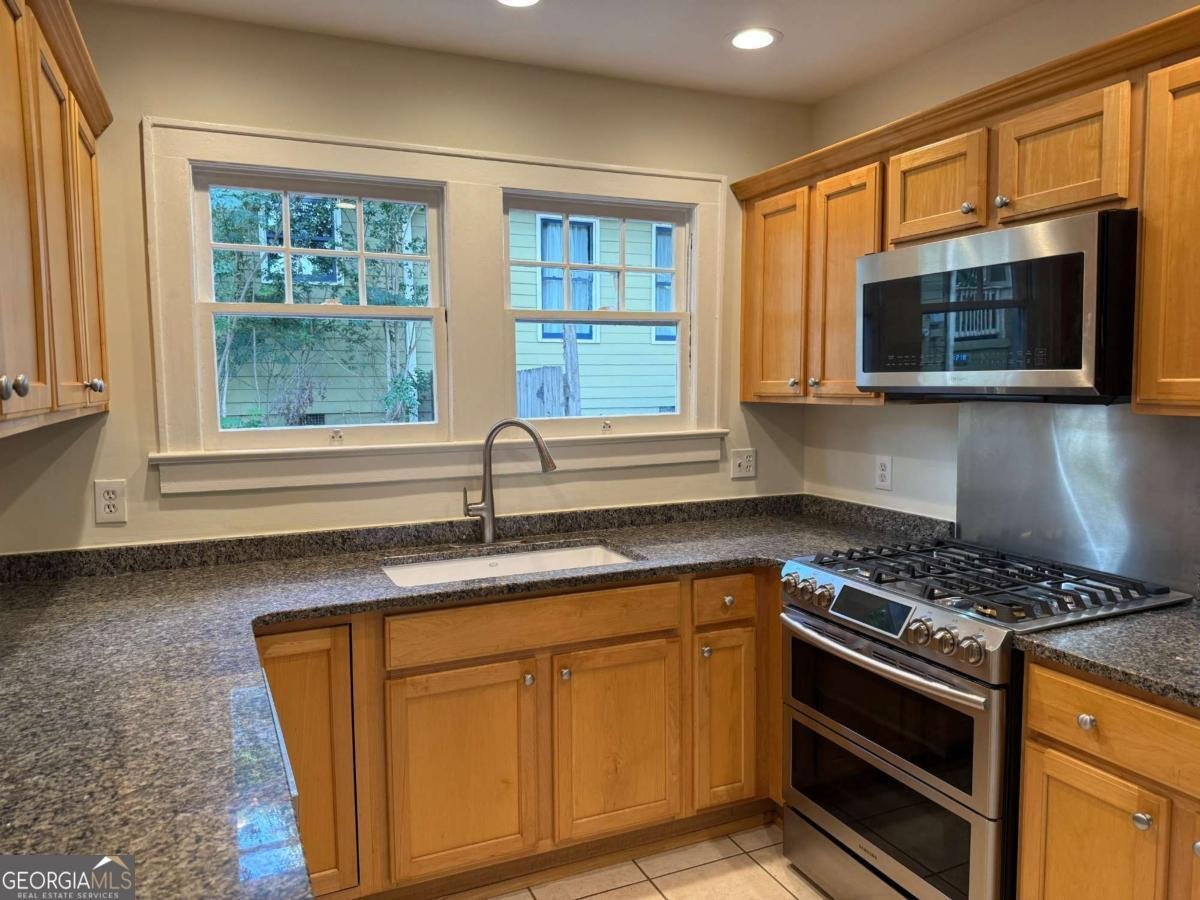 654 Clifton Road Atlanta - 18