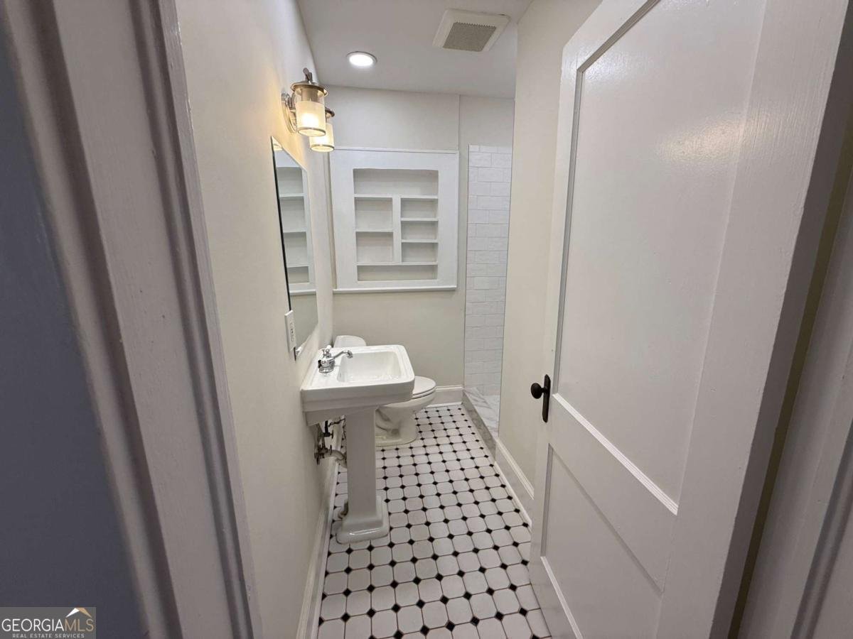 654 Clifton Road Atlanta - 23