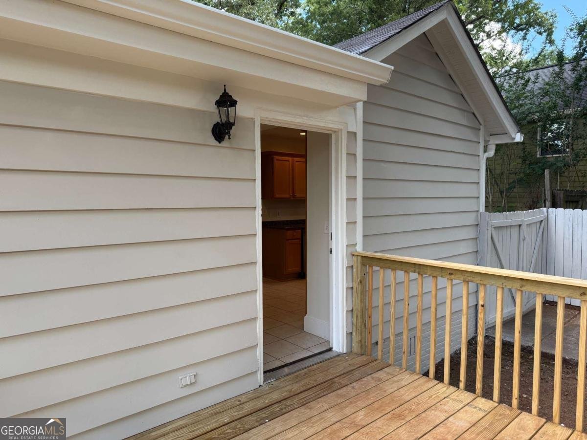 654 Clifton Road Atlanta - 32