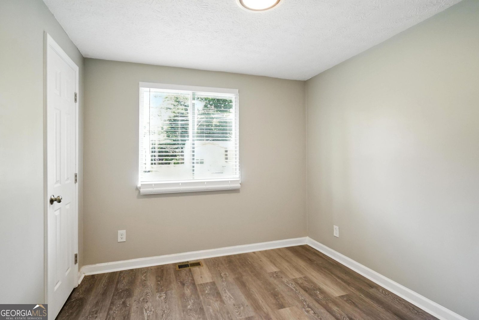 2106 Singer Way Lithonia - 21