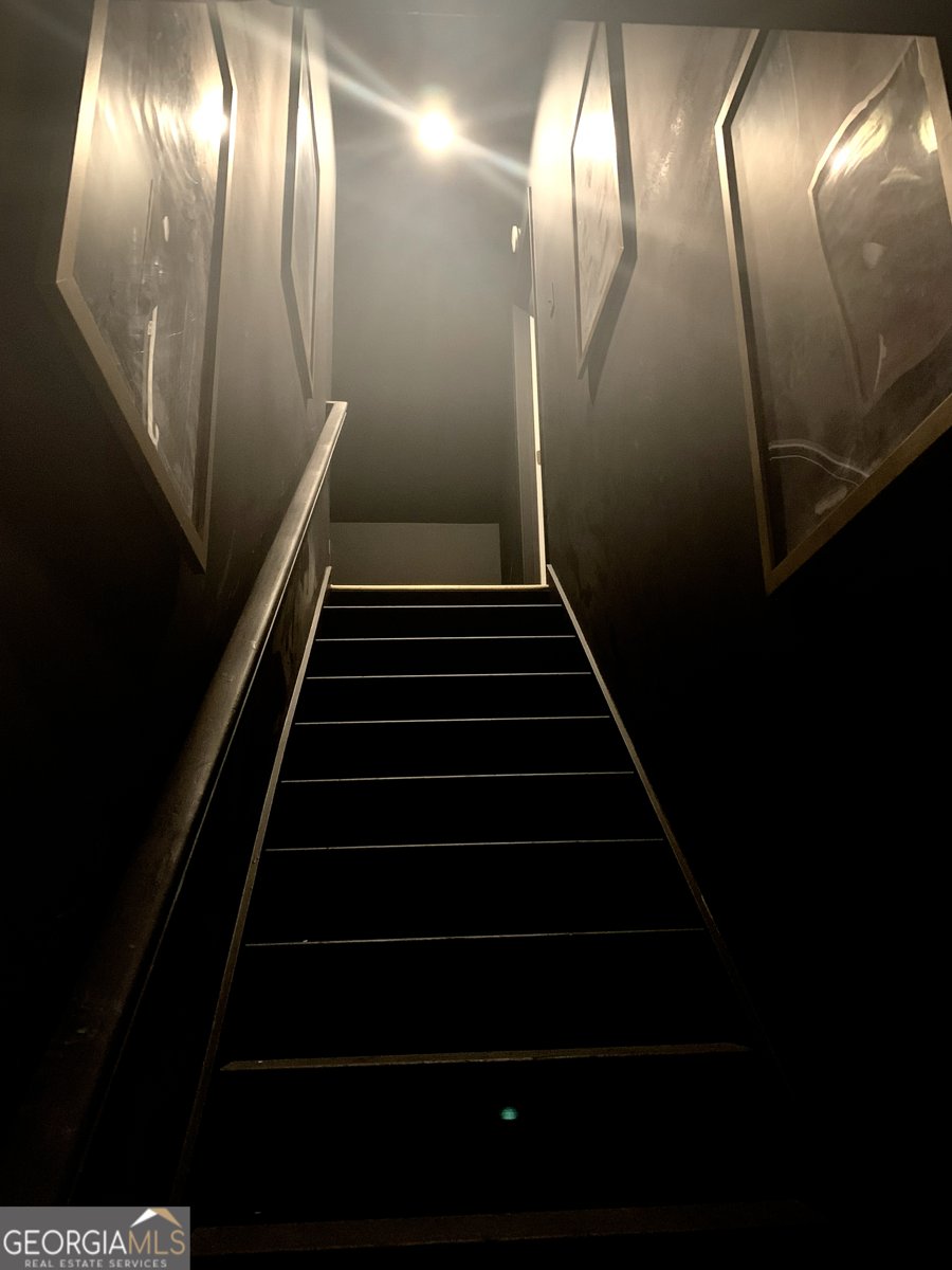 4070 Runnymede Drive Lilburn - 33