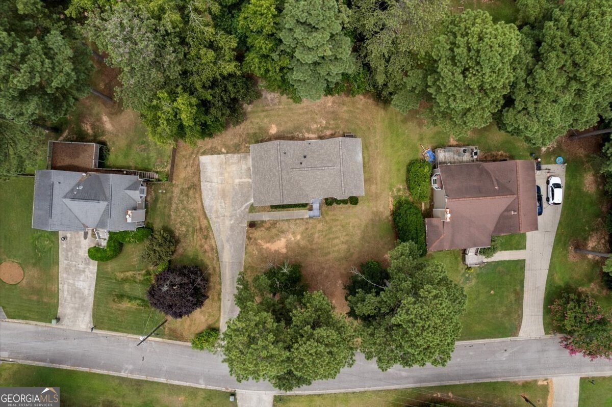 624 Silverthorne Circle Douglasville - 24