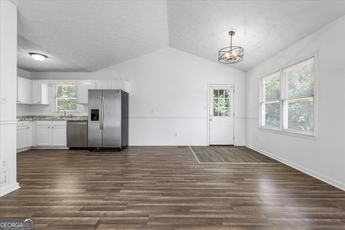 624 Silverthorne Circle Douglasville - 9